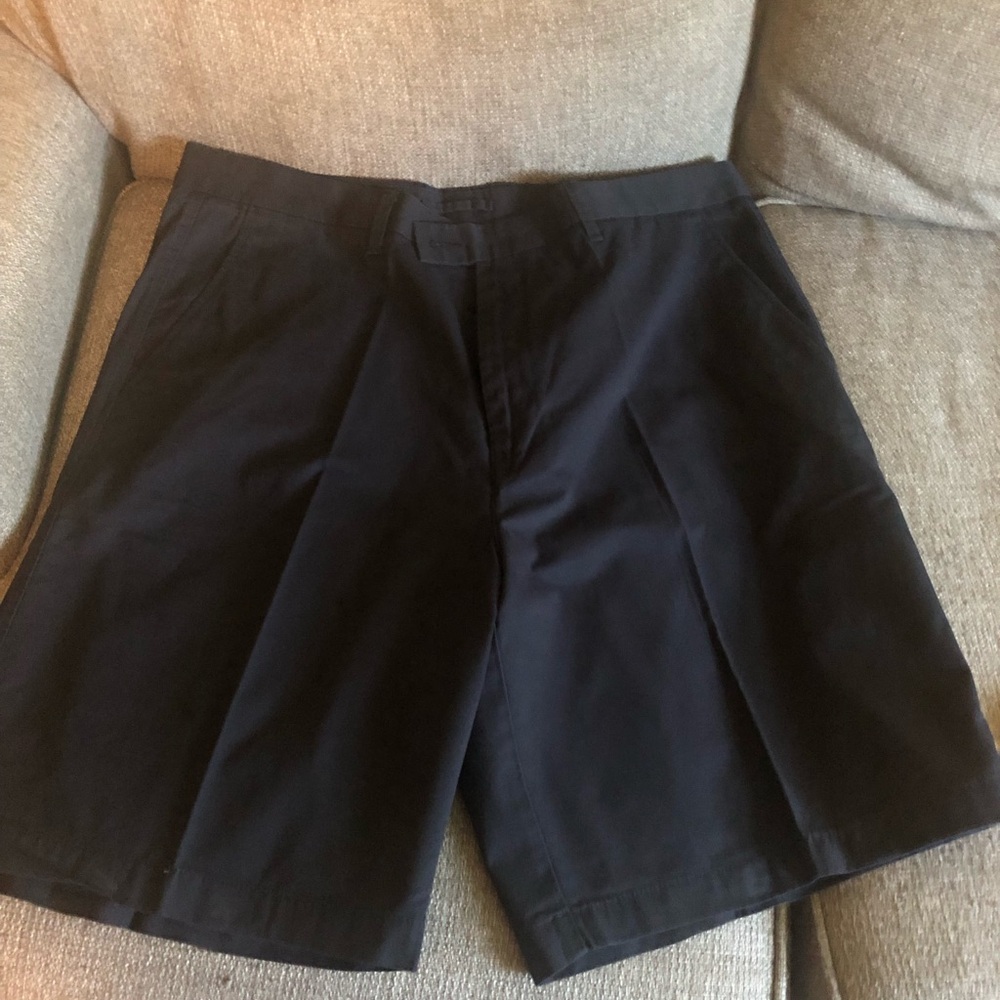 Men’s Ashworth Black Flat Front Shorts.